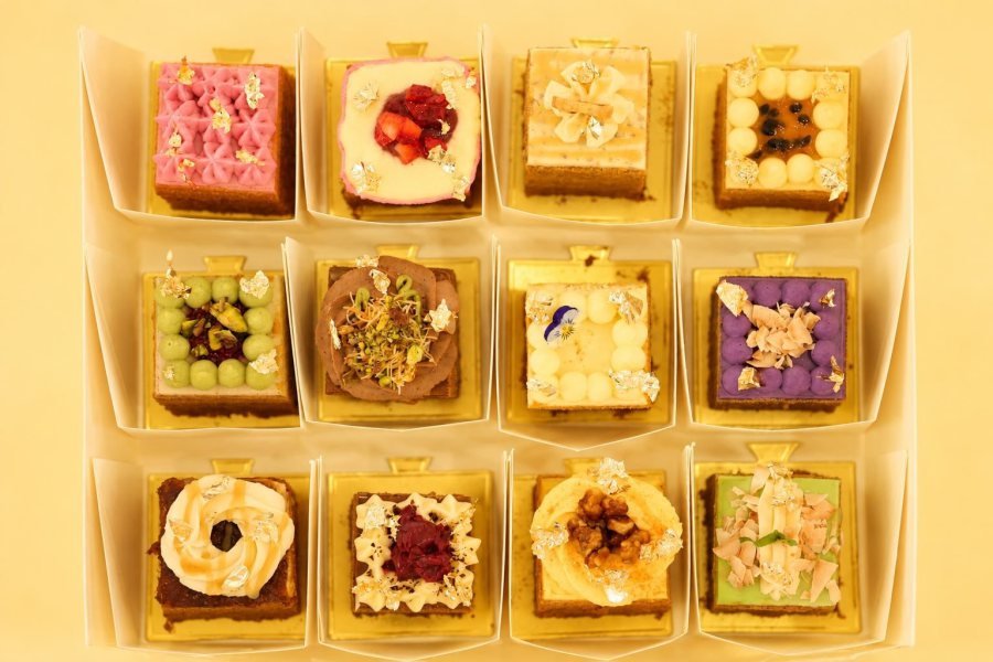 Box of 12 Medovik Flavours – $100